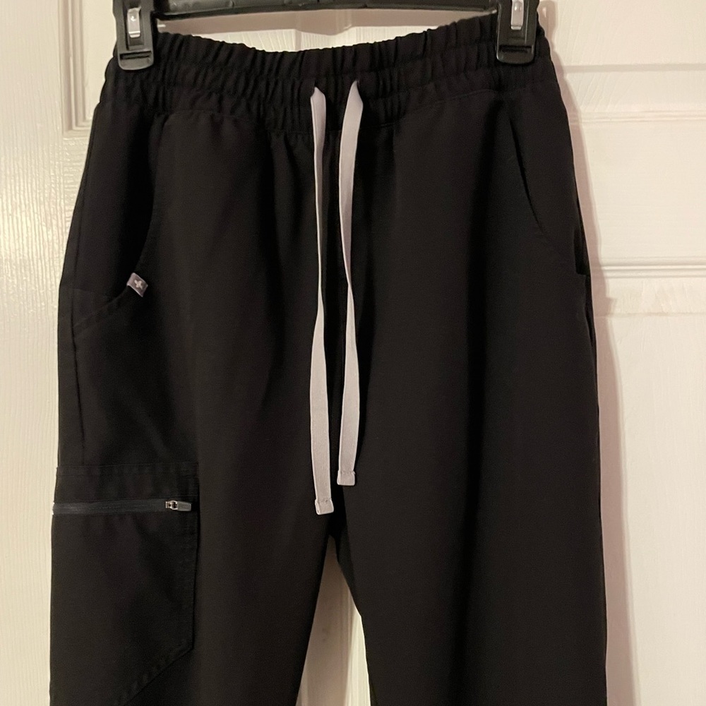 Black Fig Jogger Scrub Bottoms